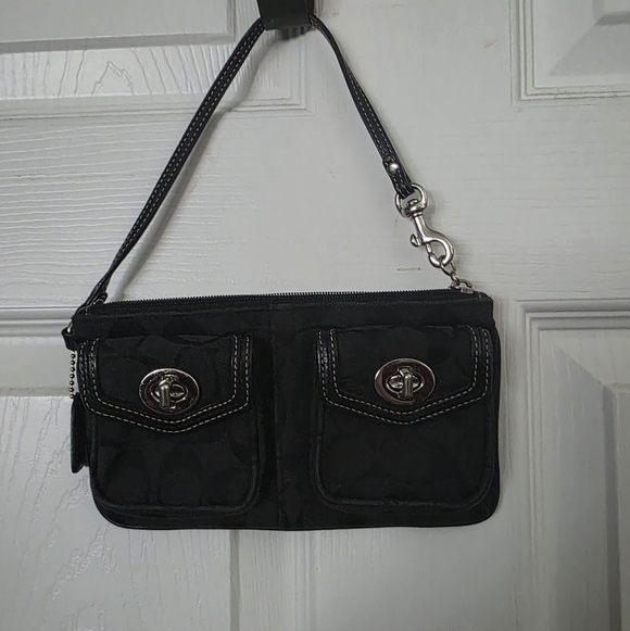 Handbags - COACH 🚨Legacy🚨 Double Pocket Turnlock Wristlet